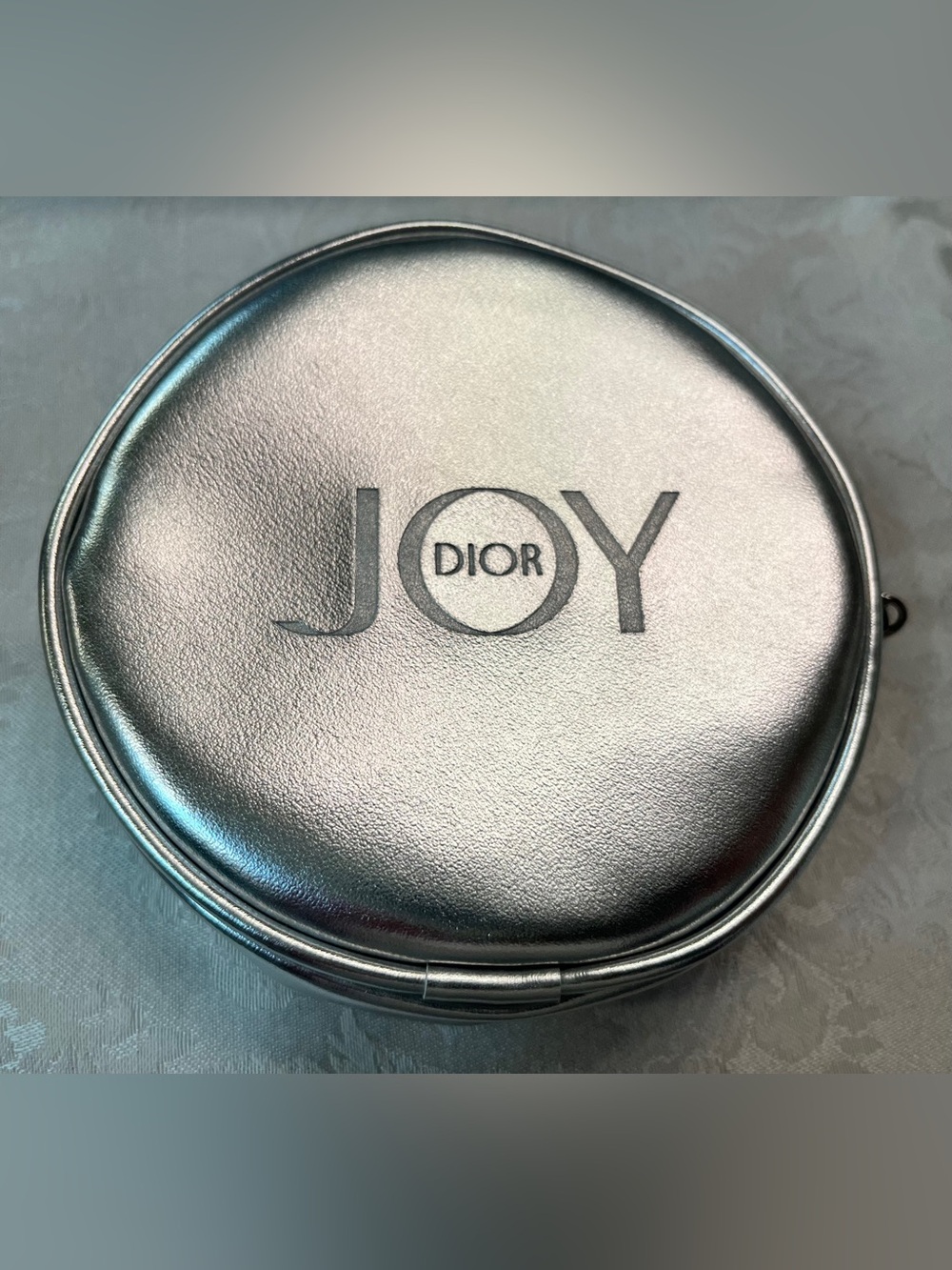 Dior Joy Silver Round Cosmetic Pouch with Star Charm and Box - Picture 5 of 7